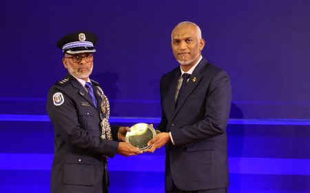 27 ފުލުހަކަށް ރައީސުލްޖުމްހޫރިއްޔާގެ ކުލަ އާއި މެޑަލް އަރުވައިފި