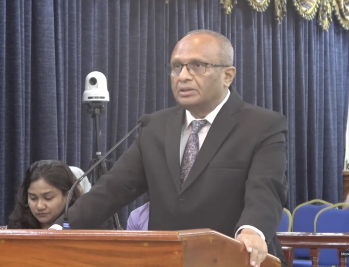 ޗާޕުގެ ދެލި ހުރެގެން ވޯޓެއް ބާތިލުވާނެ ކަމަށް ގާނޫނުގައި ނެތް: ސުއޫދު