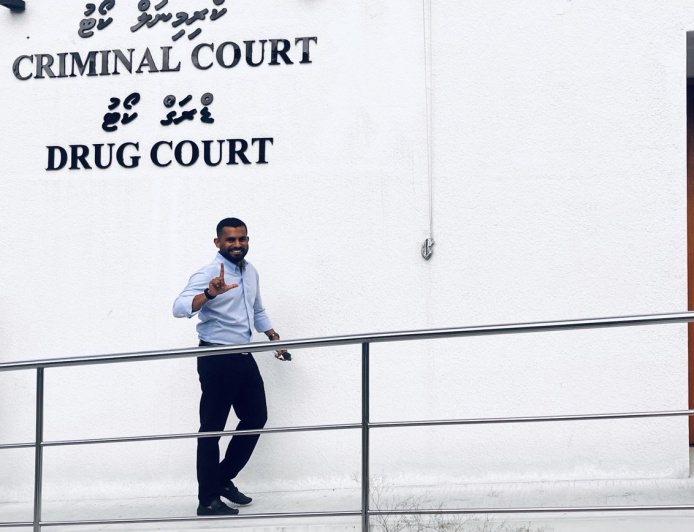 މިނިސްޓަރު އިހުސާނު ހިންގަވާ ކޮރަޕްޝަނުގެ އަމަލުތައް ޝަމްއާނުގެ ދުލުން