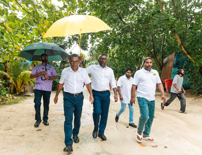 ނަޝީދު ބޮލަށް ކުޑަ ނެންގެވި ފޮޓޯގެ ހަގީގަތް ފައްޔާޒު ކިޔައިދެއްވައިފި