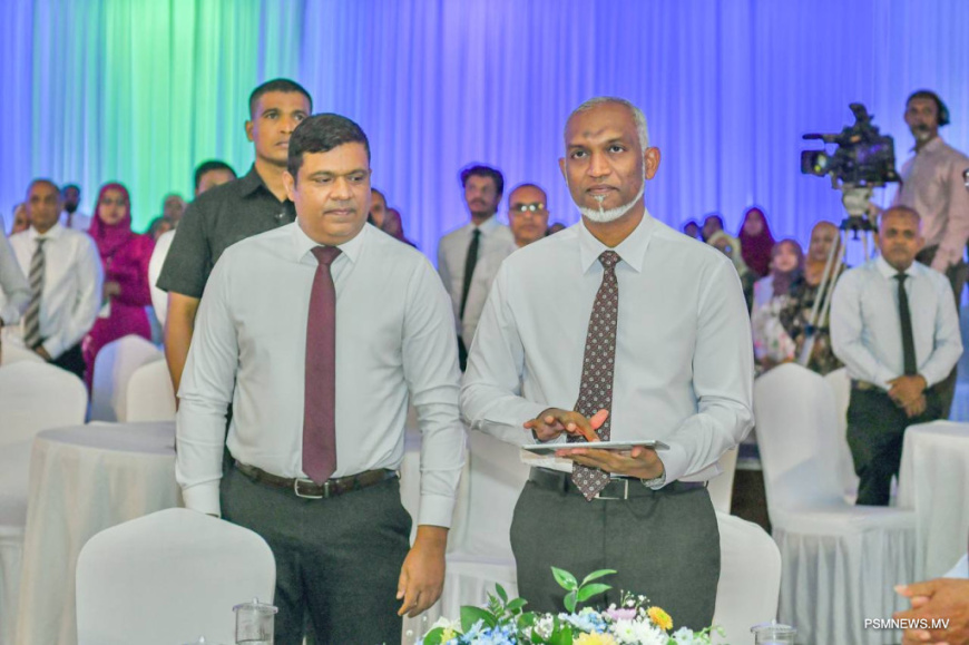 ޓުއަރިޒަމް މިނިސްޓްރީގެ މުސާރައިގެ ތިންބައިކުޅަ ދެބައި ސިޔާސީ މުވައްޒަފުންނަށް