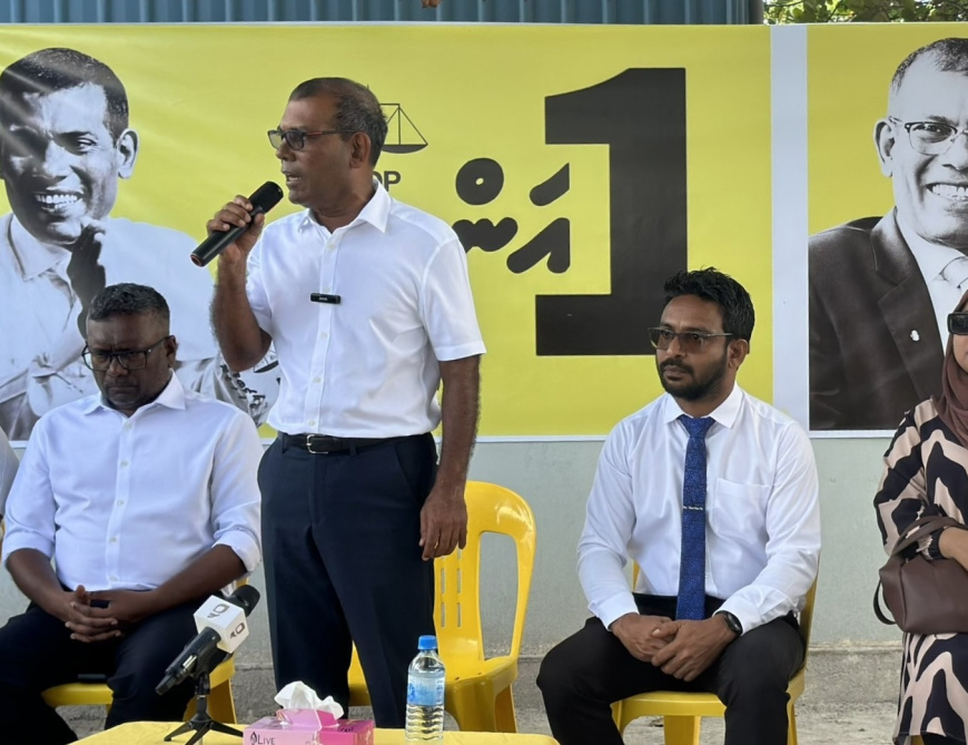 ރައީސް ނަޝީދަށް މަރުހާބާކިޔަން ފަރެސްމާތޮޑާއިން ނުކުތް އާރުޑީސީ މުވައްޒަފެއްގެ ވަޒީފާ ބާރަށަށް ބަދަލުކޮށްފި