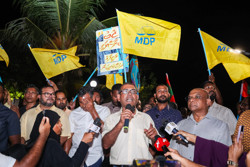 ދިވެހި ރައްޔިތުން އިންގިލާބަށް ނުކުންނާނެ: ރައީސް ނަޝީދު