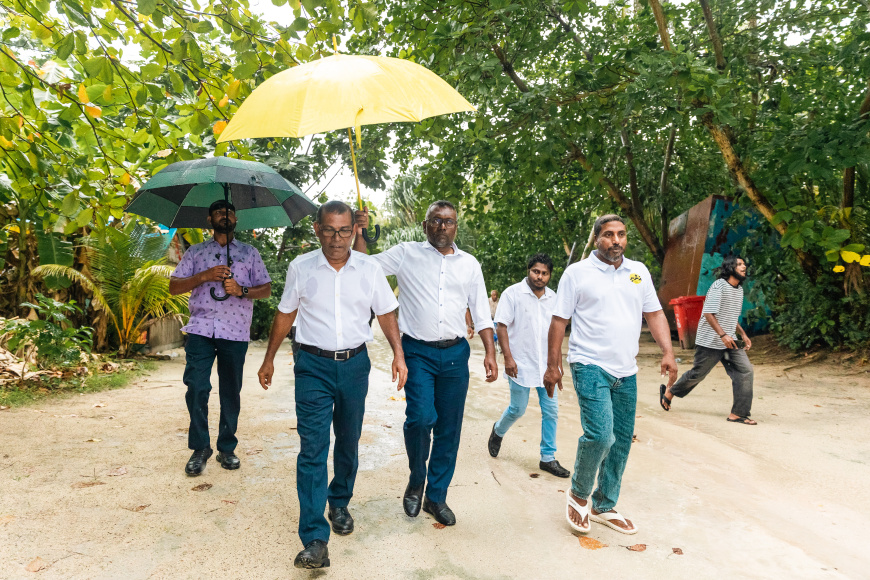 ނަޝީދު ބޮލަށް ކުޑަ ނެންގެވި ފޮޓޯގެ ހަގީގަތް ފައްޔާޒު ކިޔައިދެއްވައިފި
