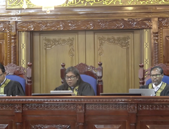 ރައީސް ޔާމީނާ ދެކޮޅަށް ހުށަހެޅި އާ ހެކި ބަލައި ނުގަނެވޭނެ ކަމަށް ސުޕްރީމް ކޯޓުން ނިންމައިފި