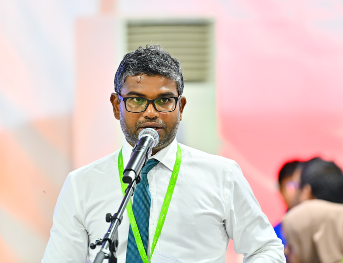 އެމްޑީޕީއަށް ސޮއިކުރުމުން ތިނަދޫ ރައީސްގެ މަގާމު ގެއްލިއްޖެ ކަމަށް ކަނޑައަޅައިފި
