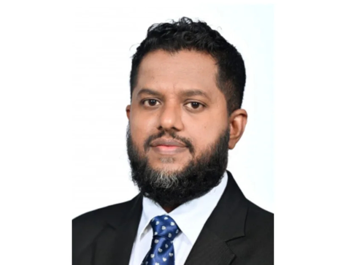 ގޯއްޗާއި ފްލެޓު ހޯދައިދޭނެ ކަމަށް ބުނެ މިލިއަނުން ފައިސާ ނެގި މައްސަލައެއް ބަލަނީ